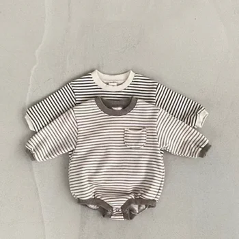 6798 Одежда для новорожденных Детское боди 2023 Осень Новая Корейская простая модная цельная одежда для мальчиков в полоску с длинным рукавом