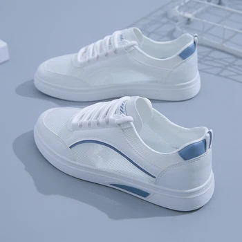 Маленькие белые женские туфли на лето 2023, корейская версия удобной и универсальной повседневной дышащей женской обуви из полой сетки на тонкой подошве.